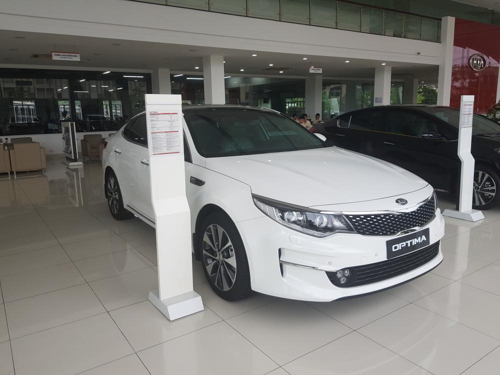 Kia Optima 2.0 GATH 2018 - Bán xe Kia Optima 2.0 GATH 2018, màu trắng, hỗ trợ trả góp đến 90%, lãi suất ưu đãi 0975510999