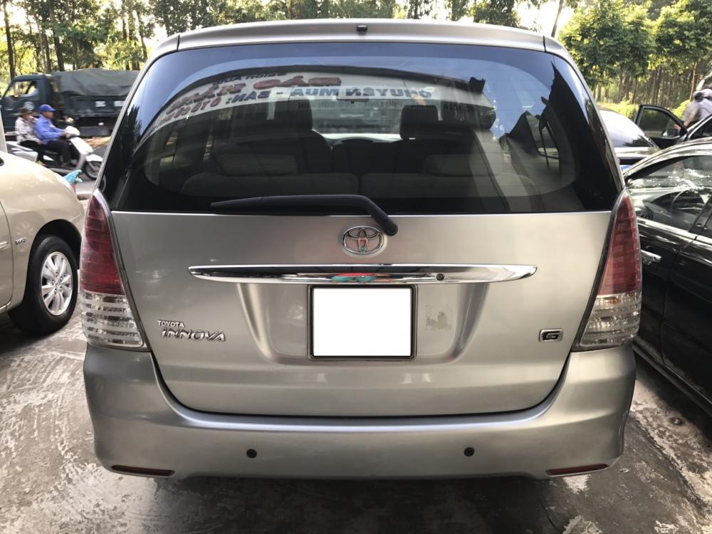 Toyota Innova G 2009 - Cần bán Toyota Innova G 2009, màu bạc, 450 triệu