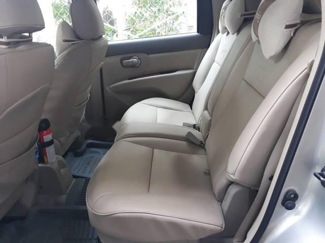 Nissan Grand livina 2011 - Bán Nissan Grand livina đời 2011, màu bạc  