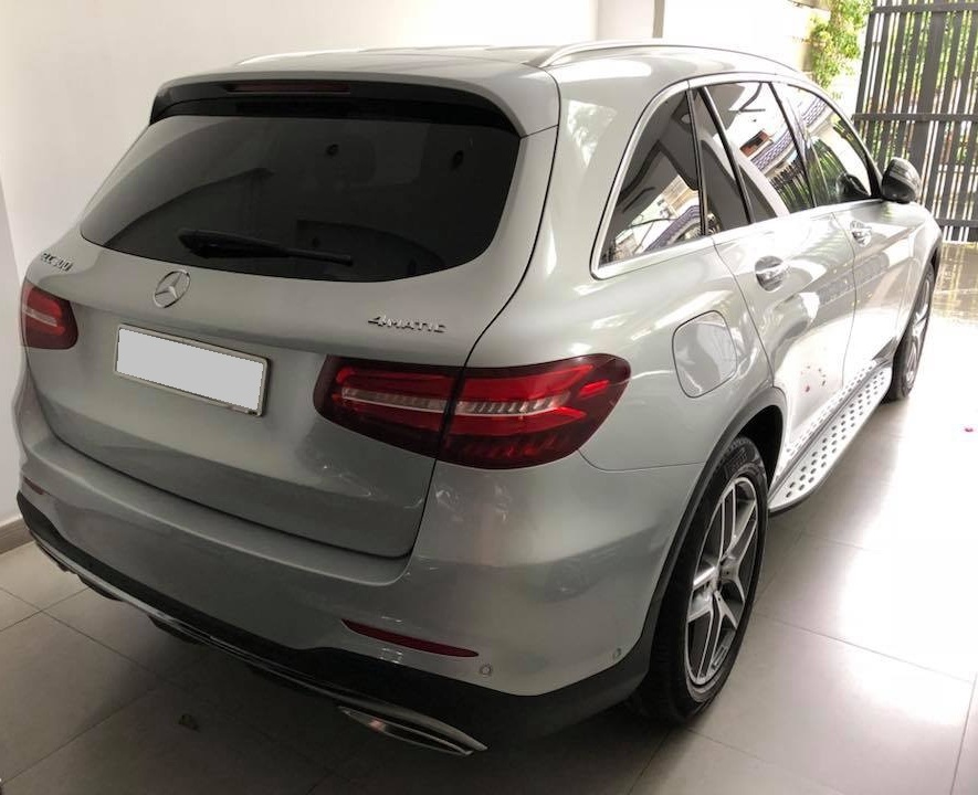 Mercedes-Benz GLC-Class GLC300 2016 - Cần bán xe Mercedes GLC300 AMG 2016, màu bạc zin