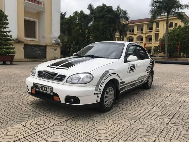 Daewoo Lanos 2002 - Bán ô tô Daewoo Lanos đời 2002, màu trắng