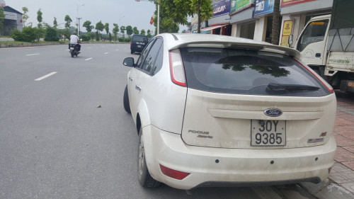 Ford Focus   1.8 AT  2010 - Cần bán Ford Focus 1.8 AT đời 2010, màu trắng