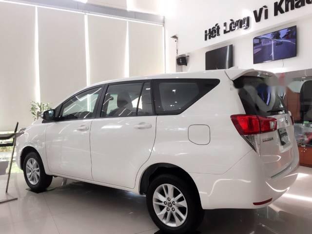 Toyota Innova 2018 - Cần bán xe Toyota Innova năm 2018, màu trắng