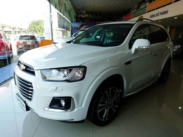 Chevrolet Captiva 2017 - Bán Chevrolet Captiva sản xuất năm 2017, màu trắng  