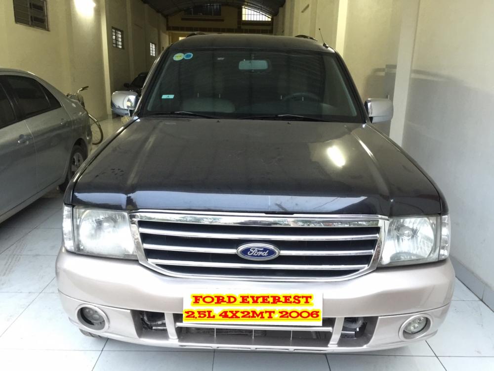 Ford Everest 2.5L 4x2 MT 2006 - Bán Ford Everest 2.5L 4x2 MT đời 2006, màu đen, 300 triệu, hàng tuyển