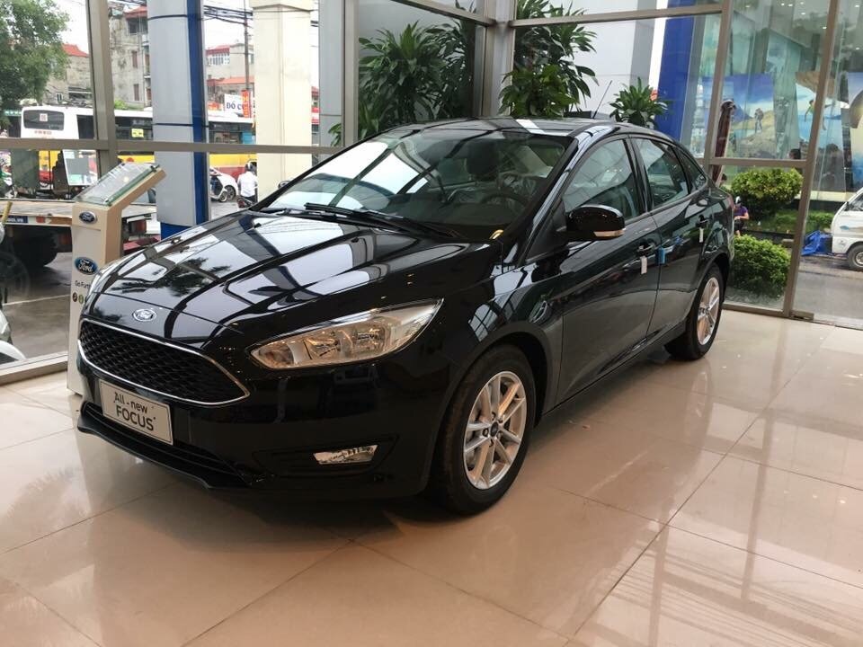 Ford Focus Trend 1.5L AT Ecoboost 2018 - Bán xe Ford Focus Trend 1.5L AT Ecoboost sản xuất 2018, màu đen