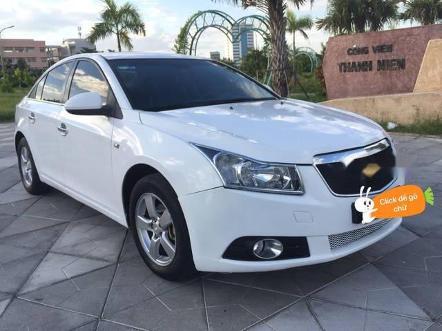 Chevrolet Cruze 1.6MT  2011 - Bán Chevrolet Cruze 1.6MT năm 2011, màu trắng  