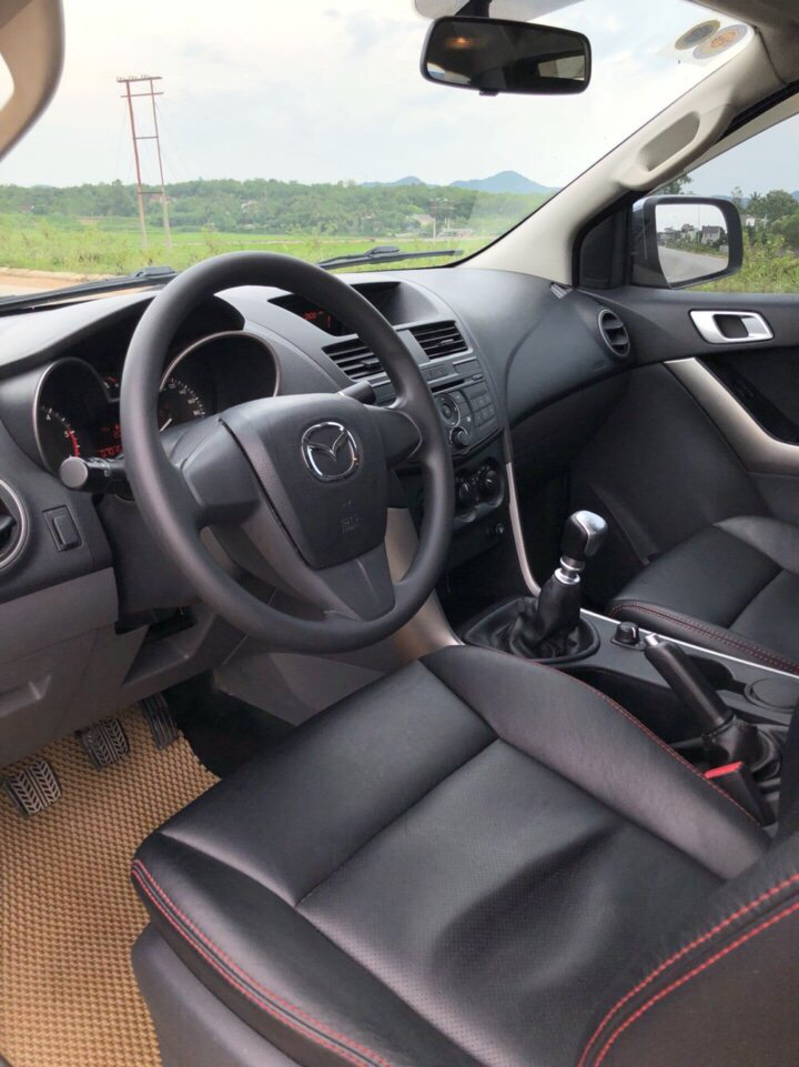 Mazda BT 50 2015 - Bán ô tô Mazda BT 50 sản xuất 2015 màu bac, giá tốt, xe nhập