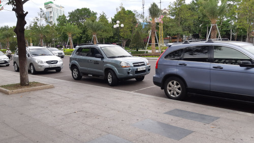 Hyundai Tucson  2.0 AT  2009 - Bán Hyundai Tucson 2.0 AT đời 2009, giá 370 triệu