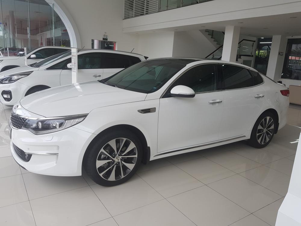 Kia Optima 2.0 GATH 2018 - Bán xe Kia Optima 2.0 GATH 2018, màu trắng, hỗ trợ trả góp đến 90%, lãi suất ưu đãi 0975510999