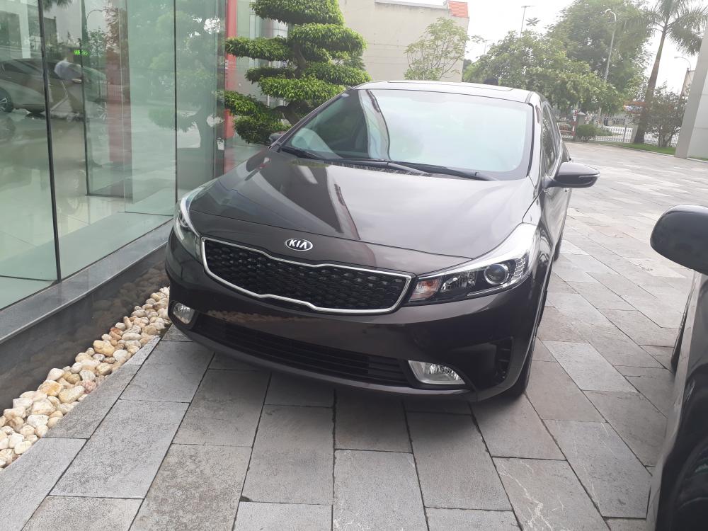 Kia Cerato 2018 - Bán Kia Cerato 2018, đủ màu, có xe ngay, trả góp 80%, vay 7 năm. Liên hệ: 0917096288