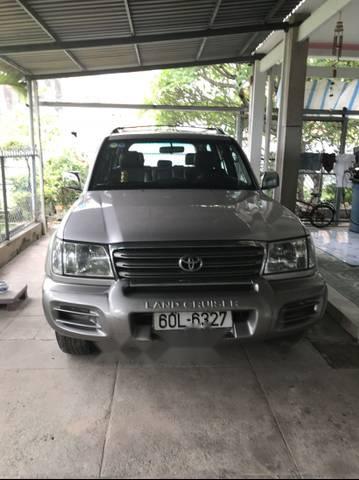 Toyota Land Cruiser 2004 - Bán lại xe Toyota Land Cruiser năm sản xuất 2004, màu bạc