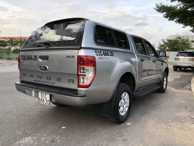 Ford Ranger  2.2 XLS   2015 - Bán Ford Ranger 2.2 XLS năm sản xuất 2015, màu bạc xe gia đình