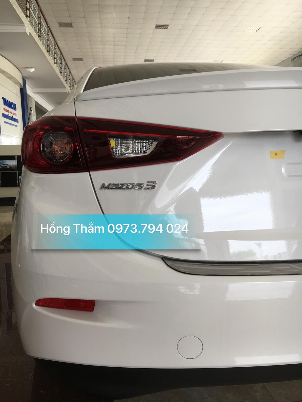 Mazda 3 1.5AT 2018 - Tháng ngâu mua xe Mazda 3, gía sốc chỉ với 130 tr 