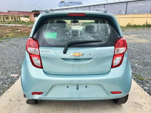 Chevrolet Spark 2018 - Bán ô tô Chevrolet Spark năm sản xuất 2018, màu xanh lam