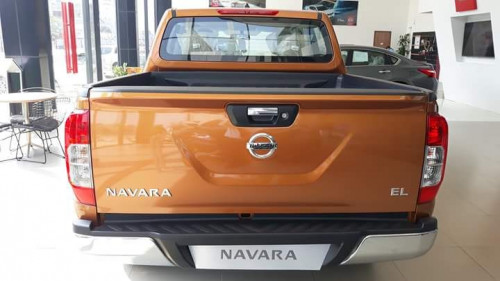 Nissan Navara NP300 EL 2018 - Bán ô tô Nissan Navara NP300 EL đời 2018, màu vàng cam