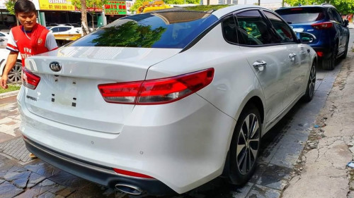 Kia Optima  2.0AT  2017 - Bán Kia Optima 2.0AT 2017, màu trắng