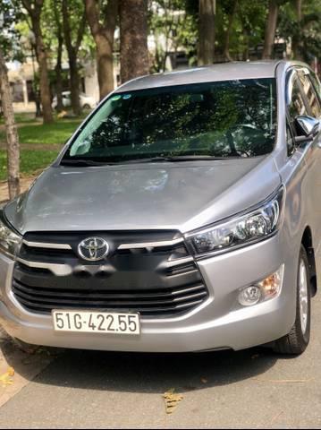 Toyota Innova 2.0G 2017 - Bán Toyota Innova 2.0G 2017, màu bạc số tự động