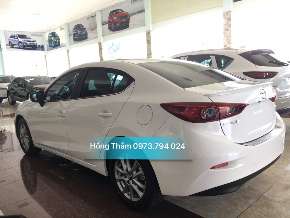 Mazda 3 1.5AT 2018 - Tháng ngâu mua xe Mazda 3, gía sốc chỉ với 130 tr 