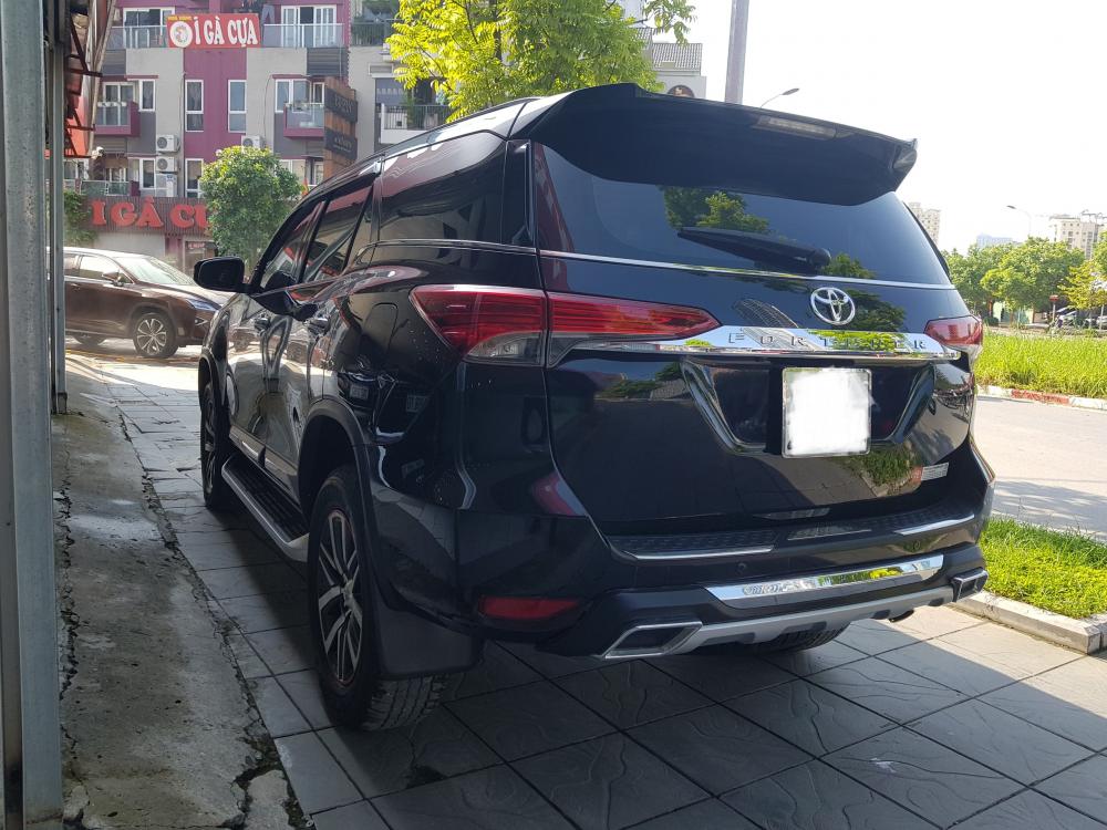 Toyota Fortuner 2.7V (4x4) 2016 - Bán ô tô Toyota Fortuner 2.7V (4x4) năm sản xuất 2016, màu đen, nhập khẩu