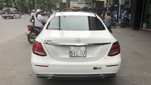 Mercedes-Benz E class E250 2016 - Bán xe Mercedes E250 sản xuất 2016, màu trắng