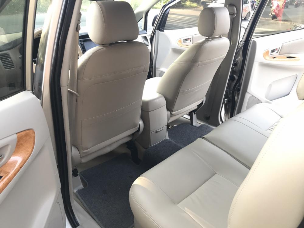 Toyota Innova 2.0 G 2011 - Cần bán xe Toyota Innova 2.0 G đời 2011, màu ghi vàng