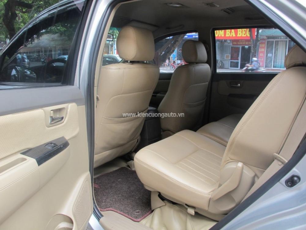 Toyota Fortuner 2.5G 2014 - Bán Toyota Fortuner 2.5G năm 2014, màu bạc