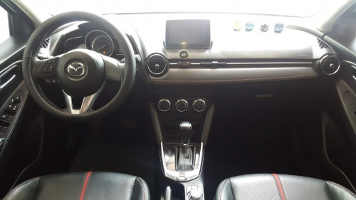 Mazda 2 2016 - Bán Mazda 2 đời 2016, màu trắng, 540 triệu