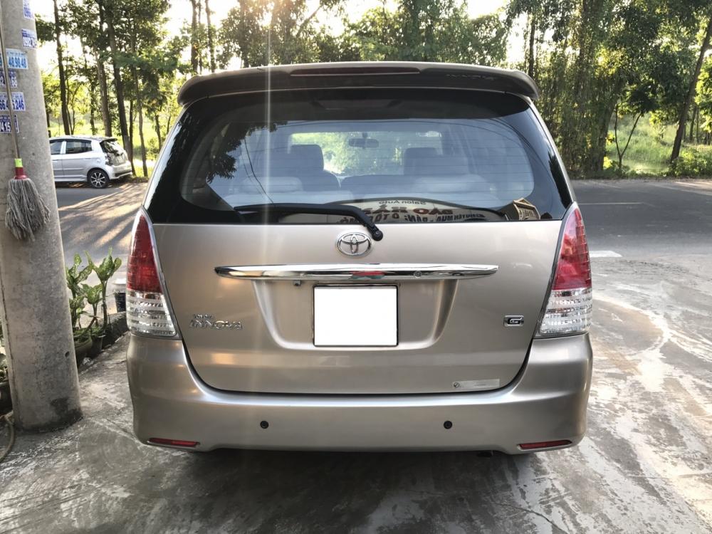 Toyota Innova 2.0 G 2011 - Cần bán xe Toyota Innova 2.0 G đời 2011, màu ghi vàng