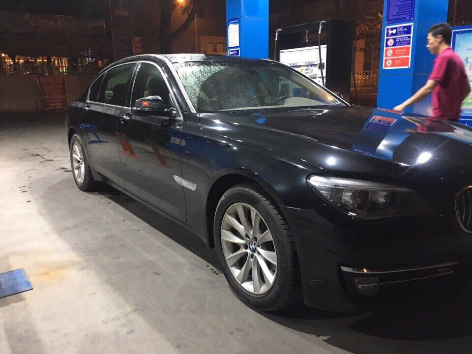 BMW 7 Series 730Li 2014 - Bán xe BMW 730Li vin 2014, đăng kí 2015 màu đen, xe chính chủ đẹp hoàn hảo