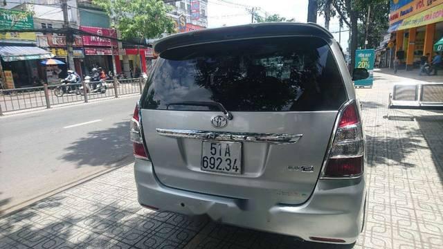 Toyota Innova   2013 - Bán Toyota Innova sản xuất năm 2013, màu bạc còn mới, 530tr