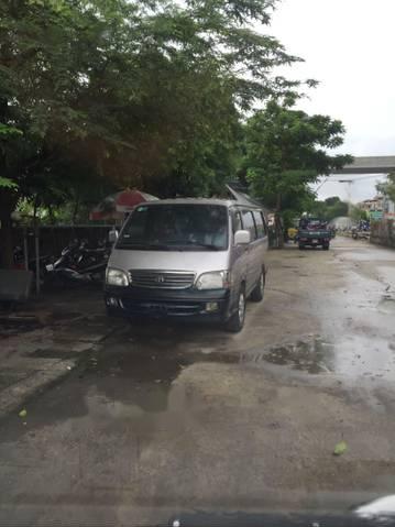 Toyota Hiace 2002 - Cần bán gấp Toyota Hiace đời 2002