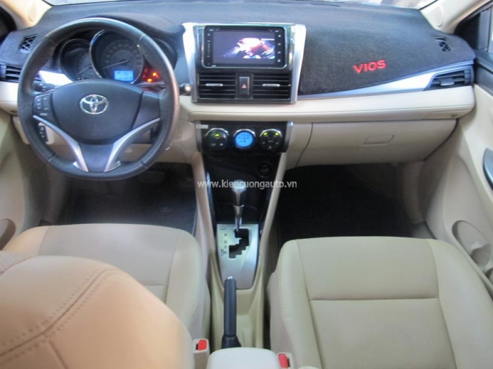 Toyota Vios 2017 - Cần bán Toyota Vios sản xuất 2017, màu ghi vàng