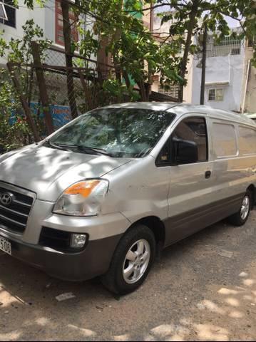 Hyundai Starex 2006 - Bán Hyundai Starex sản xuất năm 2006, màu bạc