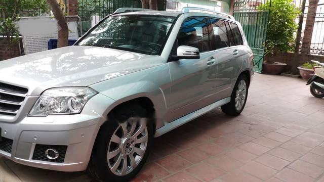 Mercedes-Benz GLK Class  GLK300-4Matic 2009 - Bán Mercedes GLK300-4Matic sản xuất 2009, màu bạc số tự động, giá chỉ 685 triệu