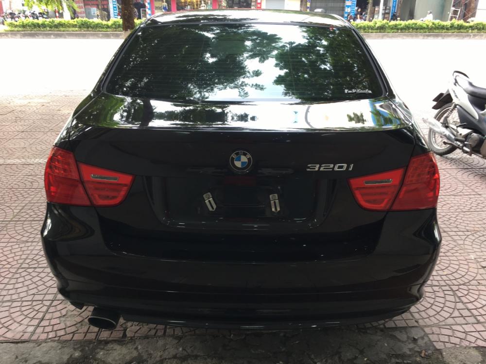 BMW 3 Series 320i 2011 - Cần bán xe BMW 320i sản xuất 2011 màu đen, xe nhập Đức cực đẹp