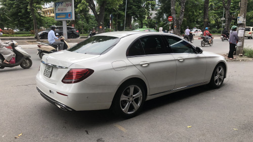 Mercedes-Benz E class E250 2016 - Bán xe Mercedes E250 sản xuất 2016, màu trắng