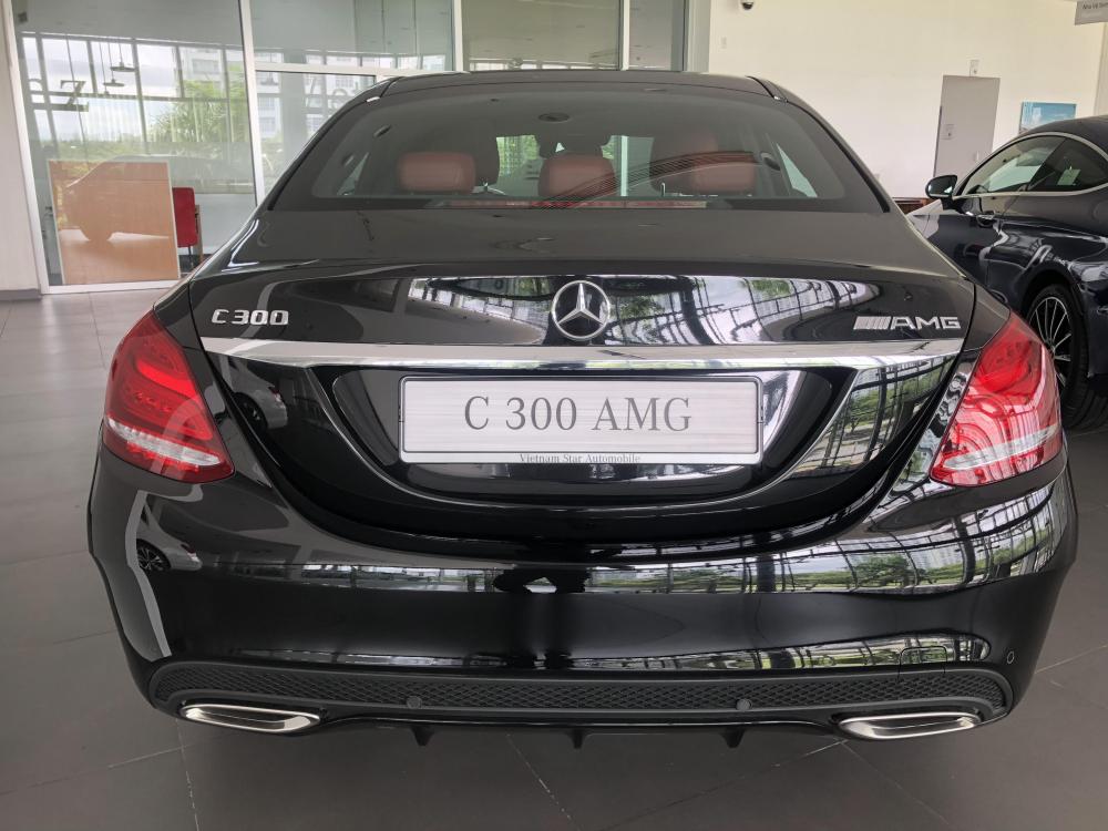 Mercedes-Benz C class C300 AMG 2018 - Cần bán xe Mercedes C300 AMG 2018, gía hỗ trợ tháng 7 âm