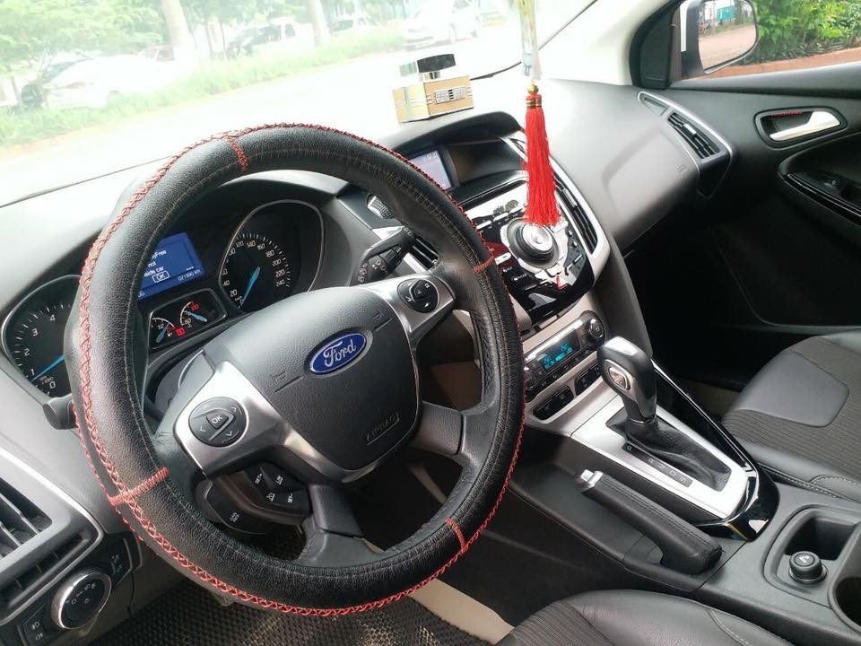 Ford Focus Sport 2.0 2015 - Cần bán xe Ford Focus Sport 2.0 năm sản xuất 2015, màu trắng, giá 595tr