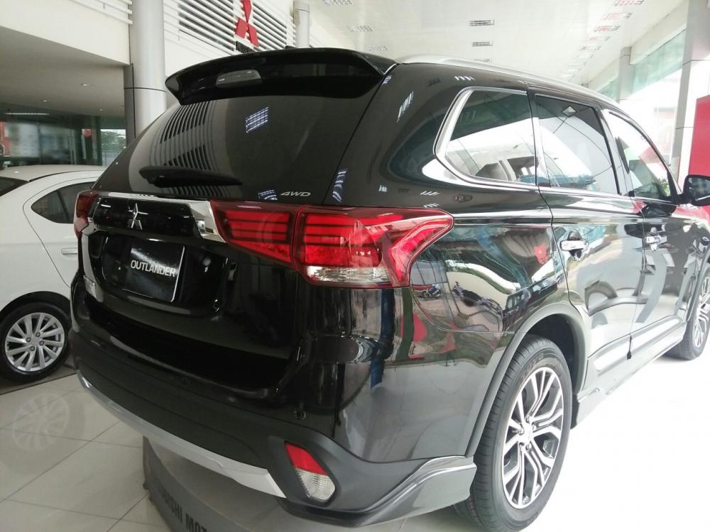 Mitsubishi Outlander CVT 2.4 Premium  2018 - Bán Mitsubishi Outlander CVT 2.4 Premium 2018, có xe giao ngay, giá tốt hết nấc