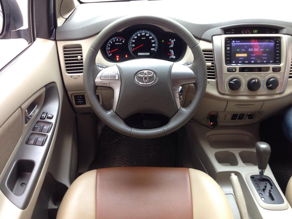 Toyota Innova 2.0G AT 2014 - Cần bán xe Toyota Innova 2.0G AT 2014 màu vàng cát