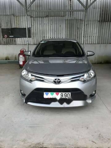 Toyota Vios  1.5MT  2017 - Cần bán gấp Toyota Vios 1.5MT năm sản xuất 2017, màu bạc số sàn