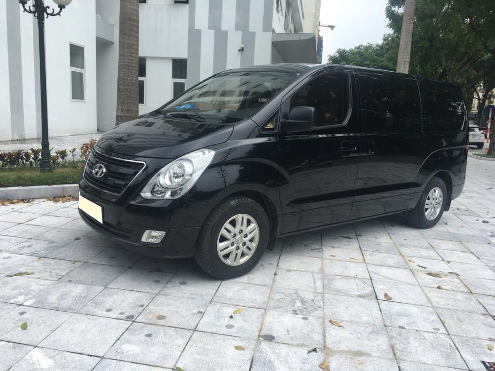 Hyundai Grand Starex 2017 - Bán xe Hyundai Grand Starex năm sản xuất 2017, màu đen, nhập khẩu, giá 825tr