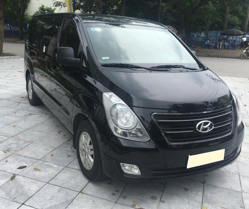 Hyundai Grand Starex 2017 - Bán xe Hyundai Grand Starex năm sản xuất 2017, màu đen, nhập khẩu, giá 825tr