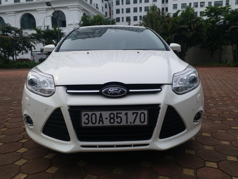 Ford Focus Sport 2.0 2015 - Cần bán xe Ford Focus Sport 2.0 năm sản xuất 2015, màu trắng, giá 595tr