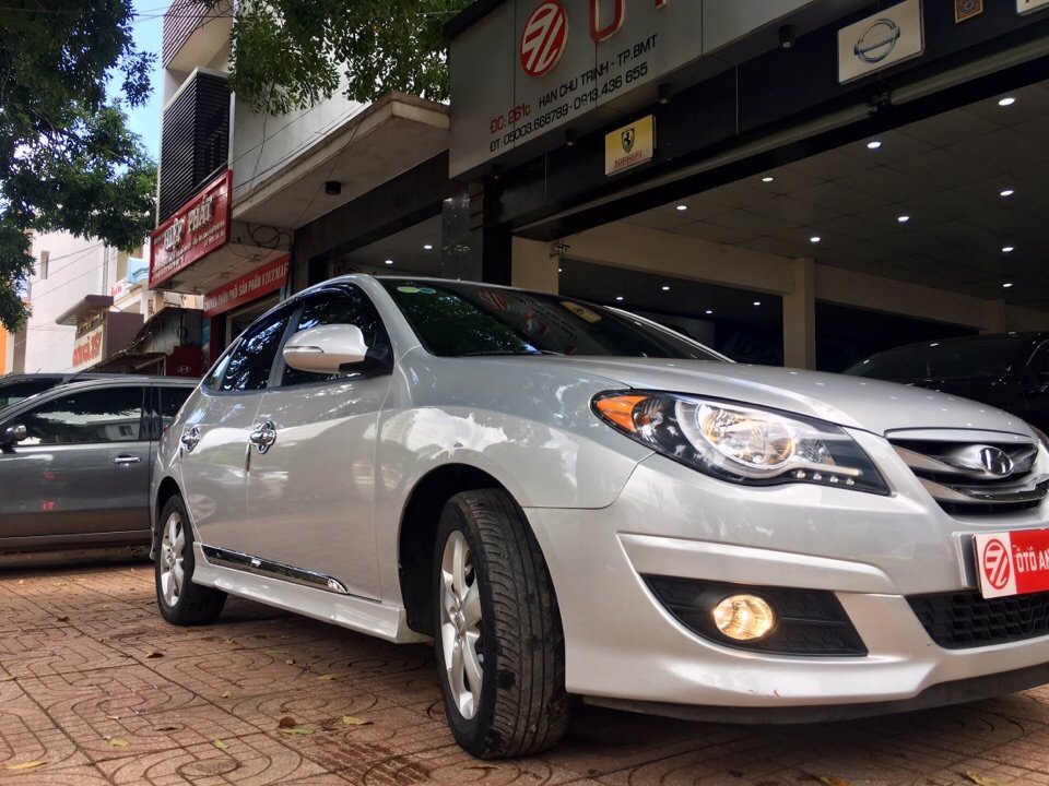 Hyundai Avante 1.6 AT 2014 - Cần bán xe Hyundai Avante đời 2014, màu bạc. Xe gia đình đi giữ cẩn thận