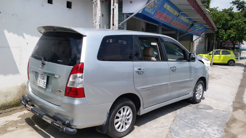 Toyota Innova 2.0 2012 - Cần cho ra đi em Toyota Innova 2012 số tự động