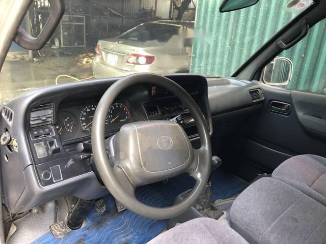 Toyota Hiace 2004 - Bán ô tô Toyota Hiace đời 2004, giá chỉ 156 triệu, chính chủ