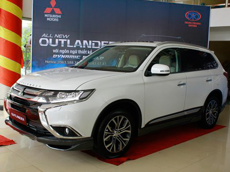 Mitsubishi Outlander  2.0 CVT 2018 - Bán xe Mitsubishi Outlander 2018, màu trắng, mới 100% khu vực Quảng Bình