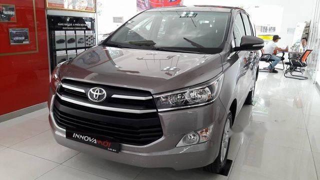 Toyota Innova 2018 - Cần bán Toyota Innova đời 2018, màu xám, giá tốt